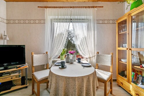 Holiday Apartment 'Grenznah Garten Ruhig' with Private Terrace, Garden and Wi-Fi