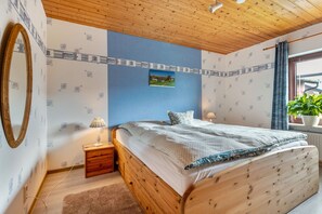 1 bedroom, free WiFi, bed sheets