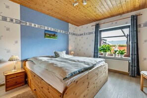 1 bedroom, free WiFi, bed sheets