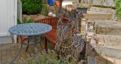 Apartment 'Bianca' with Private Terrace, Private Garden and Wi-Fi