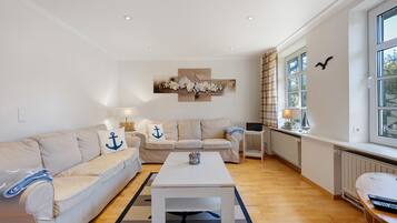 Fernseher, Kamin, DVD-Player, Stereoanlage