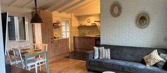 Beautiful cottage in the heart of Friesland surrounded by Frisian Lakes and greenery