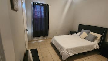 3 bedrooms, iron/ironing board, free WiFi, bed sheets