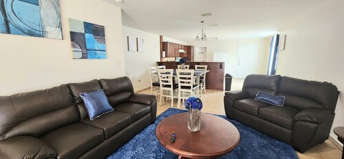 Blue Oasis: Central Escape