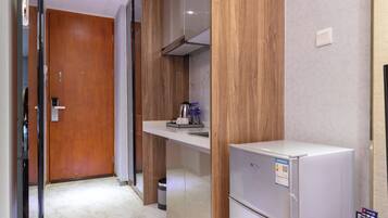 Classic Twin Room, City View | 1 bedroom, laptop workspace, free WiFi