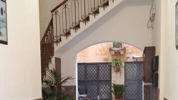 Fyrir utan