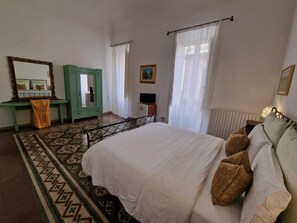 City Double Room, Non Smoking, Air conditioning | Laptop workspace, iron/ironing board, bed sheets - BnB 900 (Lecce)