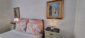 City Double Room, Non Smoking, Air conditioning | Laptop workspace, iron/ironing board, bed sheets