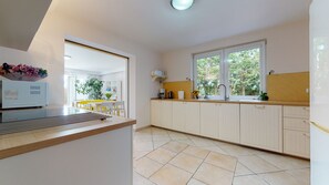 Casa | Cozinha privada | Cadeirão de bebê