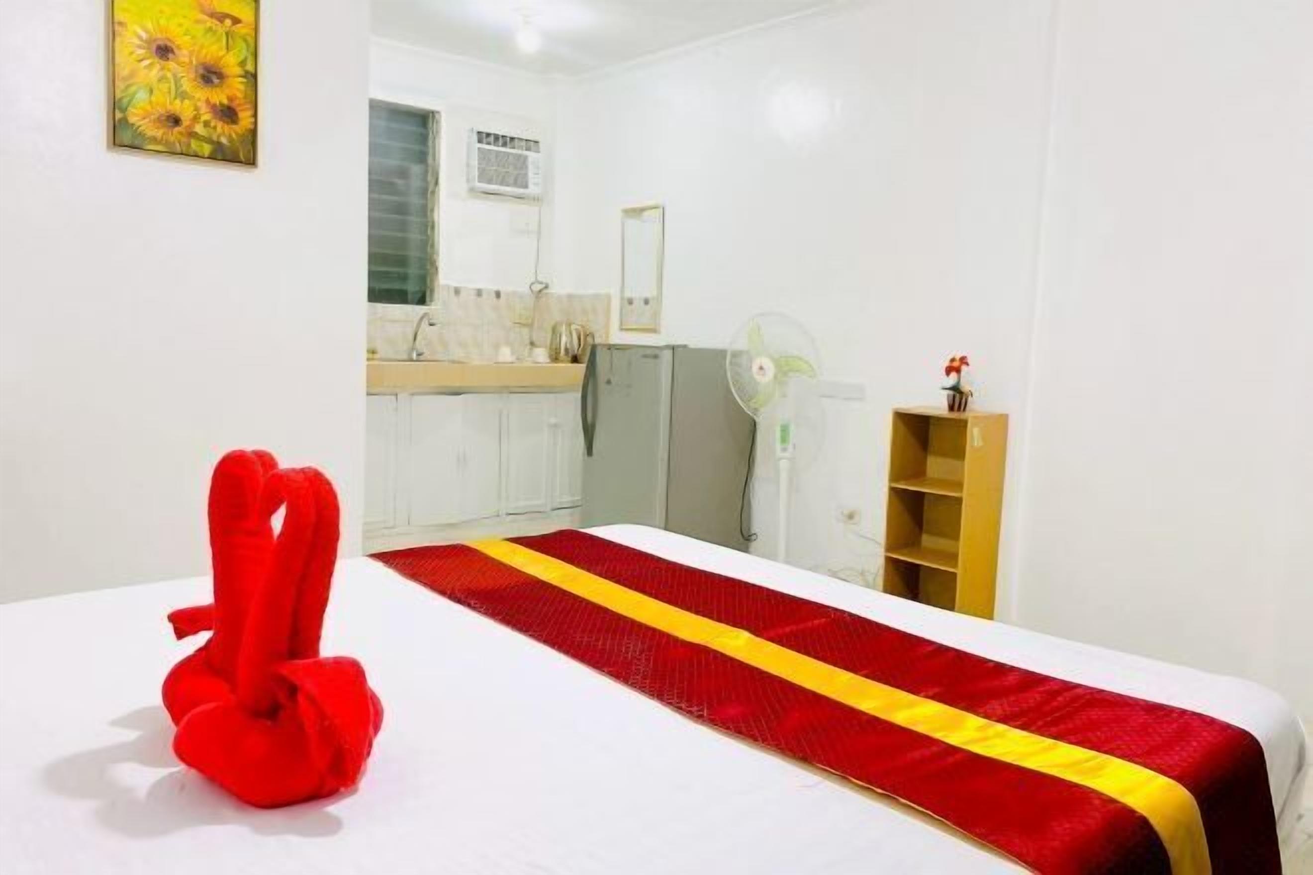 Zimmersafe, Schreibtisch, laptopgeeigneter Arbeitsplatz