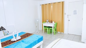 Deluxe Room | In-room safe, desk, laptop workspace, blackout drapes - Glo's Space Boracay Dmall (Boracay Island)