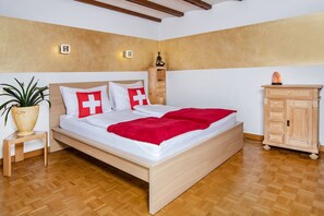 3 habitaciones, escritorio, cuna de viaje y wifi