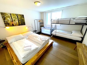 1 chambre, bureau, lit parapluie, Wi-Fi