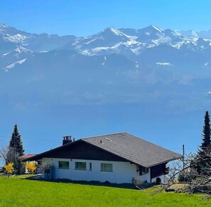Exterior - Concierge, Lake Thun/Alps Scenic Views by SwissHut (Sigriswil)