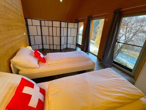 4 chambres, lit parapluie, Wi-Fi, draps fournis