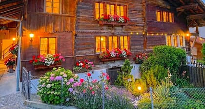 Concierge, Lake Thun/Alps Scenic Views by SwissHut