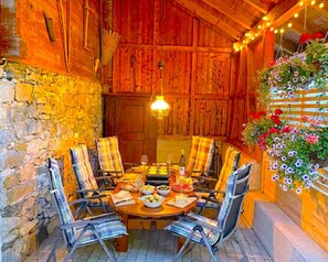 Outdoor dining