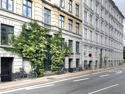 Stylish & Central Danish design apartment