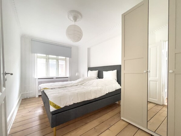1 bedroom, desk, iron/ironing board, WiFi