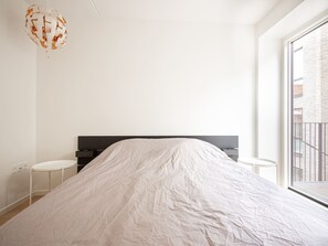 3 habitaciones, tabla de planchar con plancha, wifi y ropa de cama 