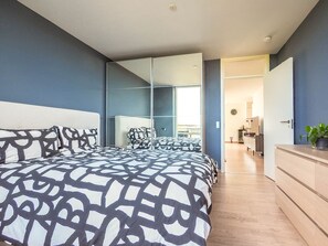 2 slaapkamers, een strijkplank/strijkijzer, wifi, beddengoed