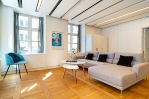 TV - 120m2 near Culture Icons - Historic Fredericiagade (Copenhagen)