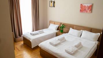 Chambre Triple Classique, balcon, vue montagne | Wi-Fi gratuit