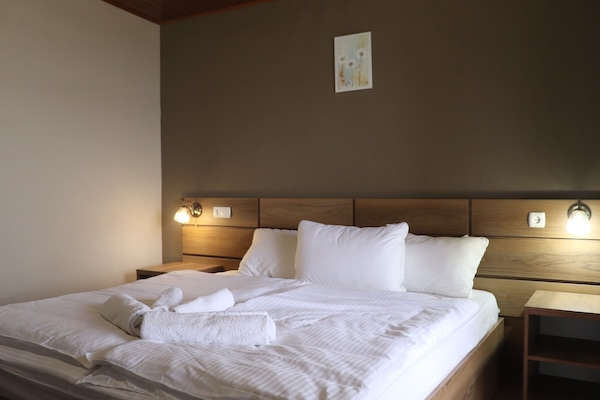 Habitación clásica, junto a la montaña | Wifi gratis