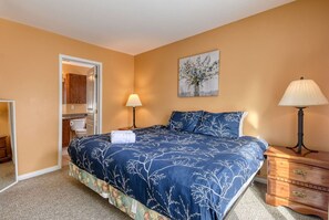 4 bedrooms, desk, WiFi, bed sheets