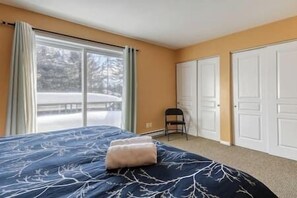 4 bedrooms, WiFi, bed sheets