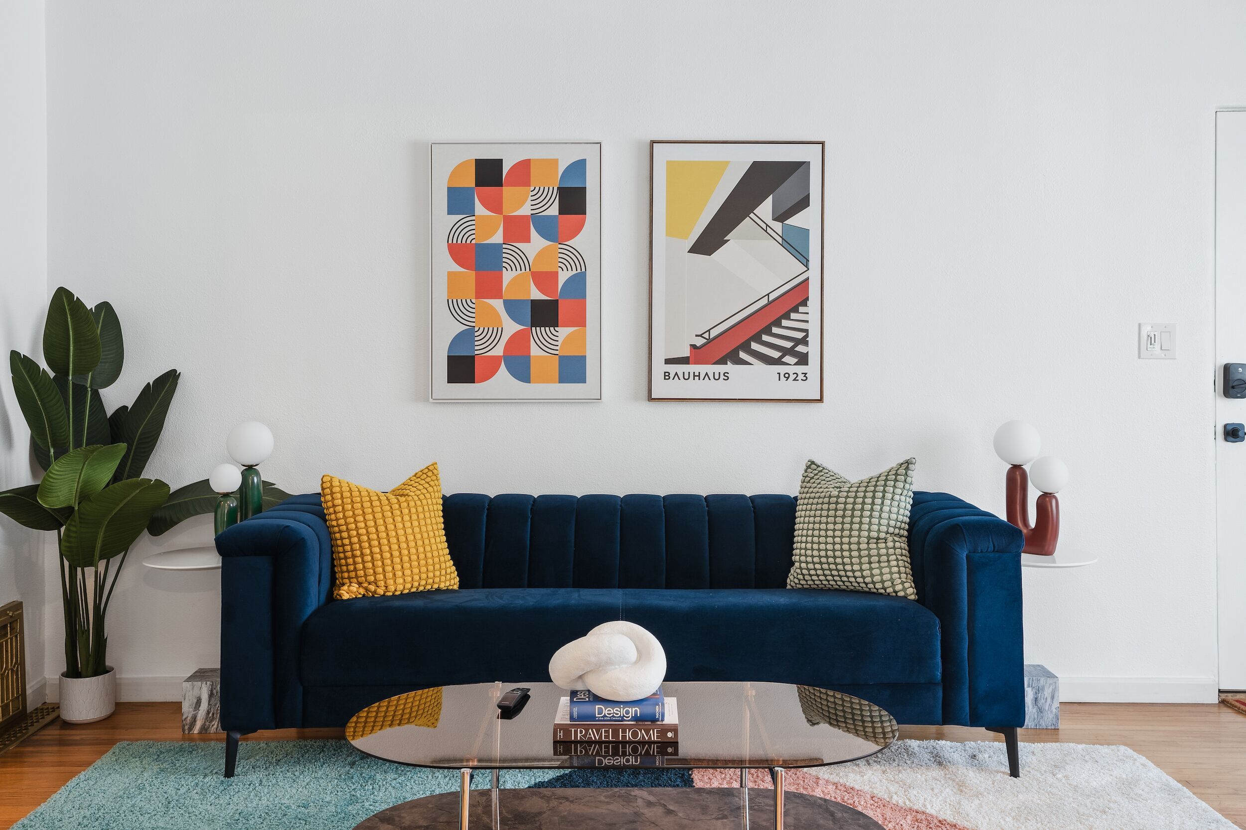 スマートテレビ、暖炉、テレビゲーム、卓球台