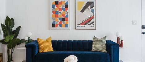 Smart TV, fireplace, video games, table tennis