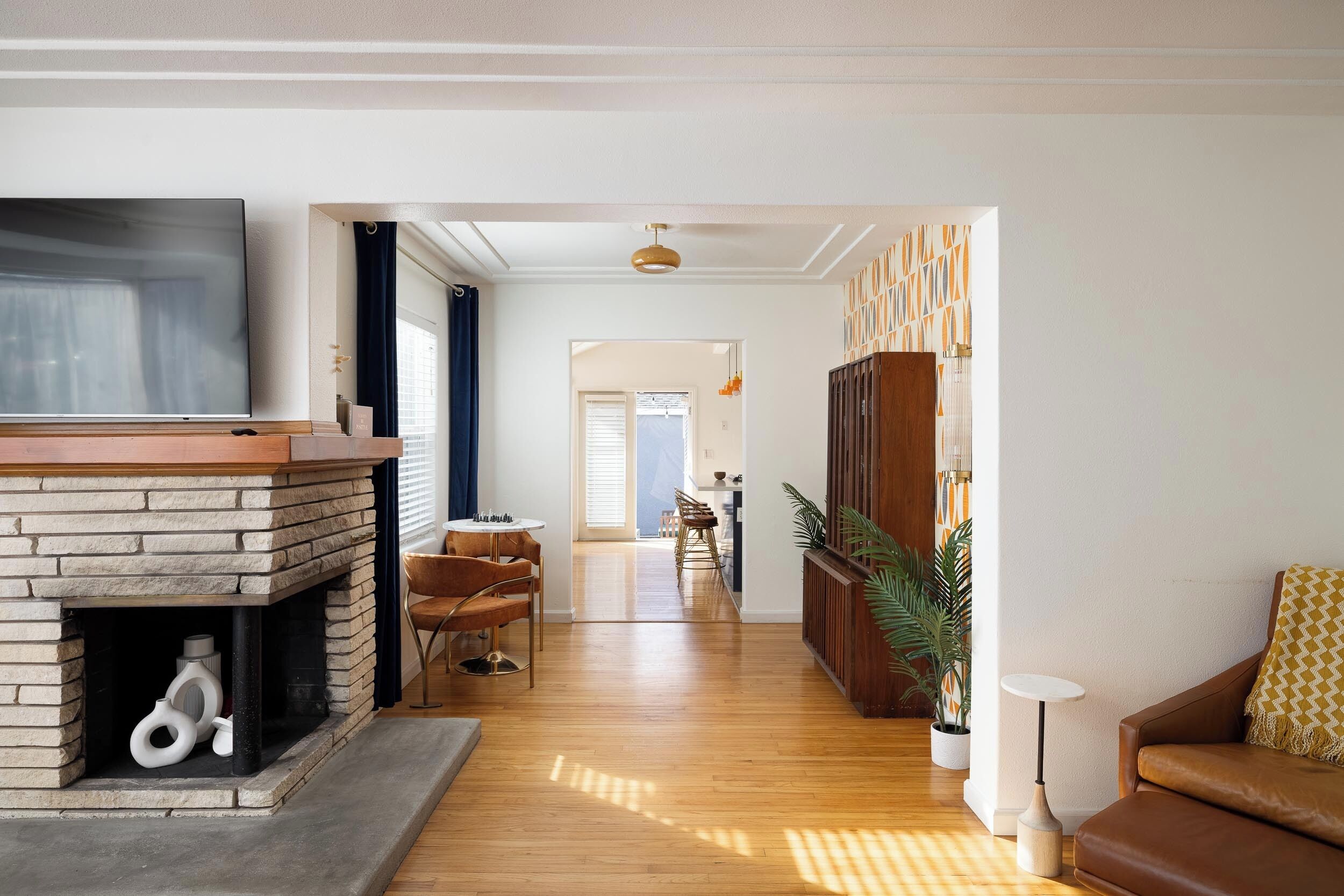 Smart TV, fireplace, video games, ping pong