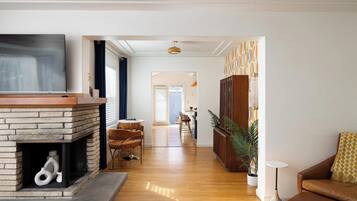 Smart TV, fireplace, video games, ping pong