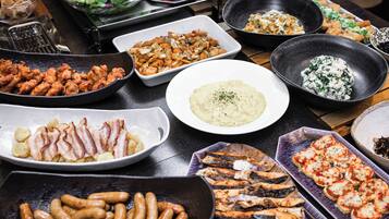 Daily buffet breakfast for a fee