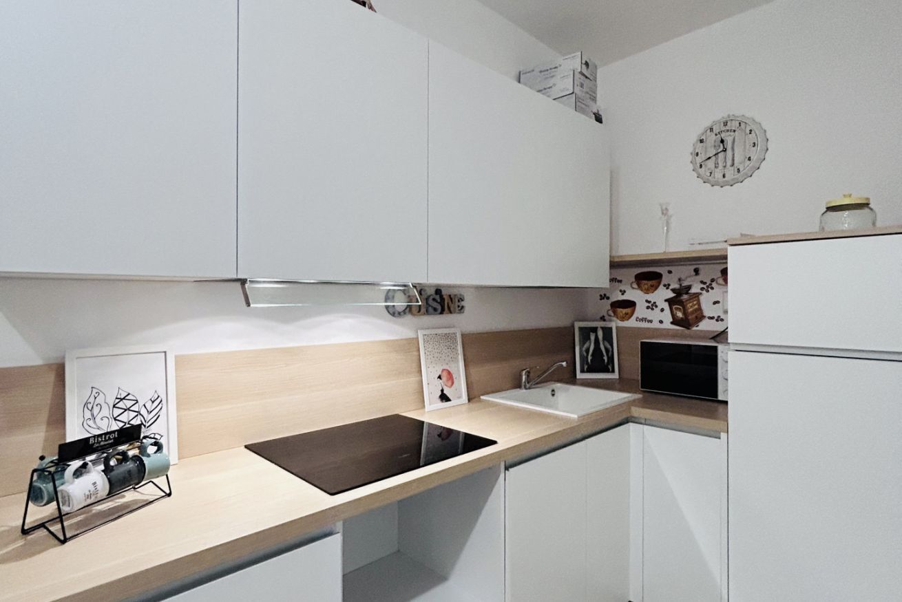 Herdplatte, Geschirrspüler, Toaster, Kochgeschirr/Geschirr/Besteck