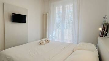 2 bedrooms, iron/ironing board, travel crib, WiFi