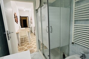 Shower, hair dryer, bidet, towels - Angiolieri Flexrent - Abyssinia (Riccione)