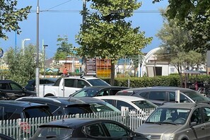 Aparcamiento en las instalaciones