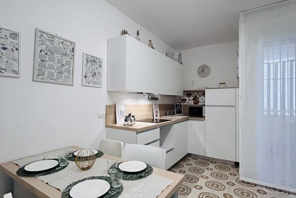 Stovetop, dishwasher, toaster, cookware/dishes/utensils - Angiolieri Flexrent - Abyssinia (Riccione)