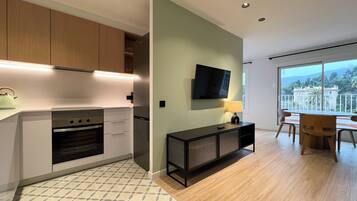 ตู้เย็น, ไมโครเวฟ, เตาอบ, กาต้มน้ำไฟฟ้า