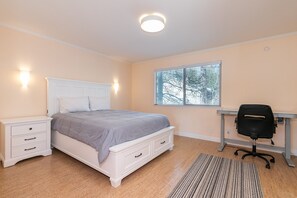 3 slaapkamers, een bureau, gratis wifi, beddengoed