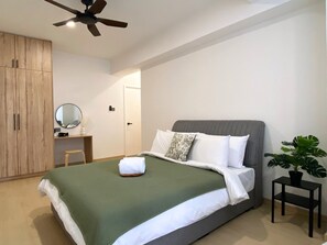 3 makuuhuonetta, silitysrauta/-lauta, ilmainen Wi-Fi, vuodevaatteet