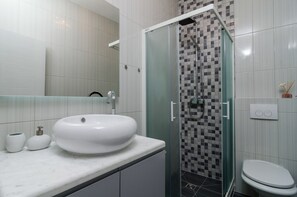 Apartment | Bathroom | Hair dryer