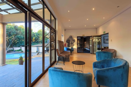 Interior. Serene HOTEL with outdoor pool & inclusive breakfast in tranquil Northcliff.