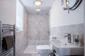 Ferienhaus (2 Bedrooms) | Badezimmer