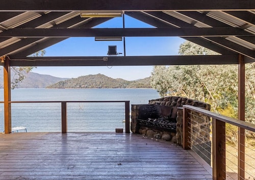 Lakeside Abode at Taylor Bay | Lake Eildon