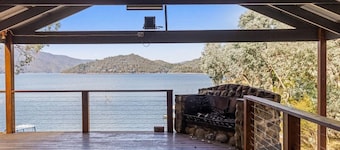 Lakeside Abode at Taylor Bay | Lake Eildon