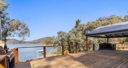 Lakeside Abode at Taylor Bay | Lake Eildon