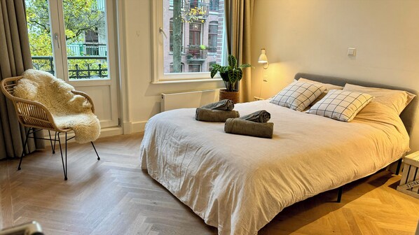 2 bedrooms, bed sheets - Beautiful, bright and quiet apartment close to the heart of Amsterdam. 2 slpkmrs. (Amsterdam)